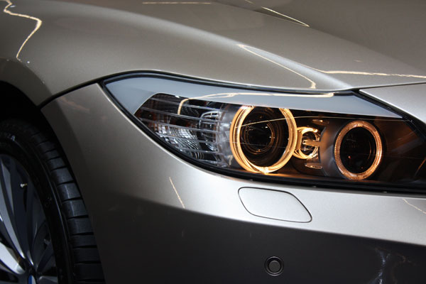 Analisi della dissipazione del calore dei fari automobilistici a LED