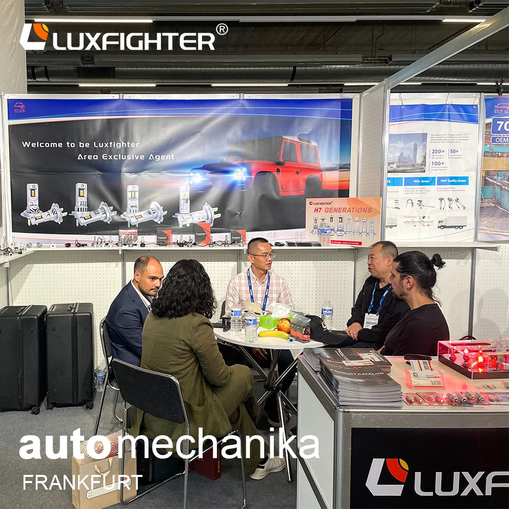 Tecnologia pilota di illuminazione automatica: Luxfighter ha debuttato alla fiera dei ricambi automobilistici Automechanika di Francoforte del 2026